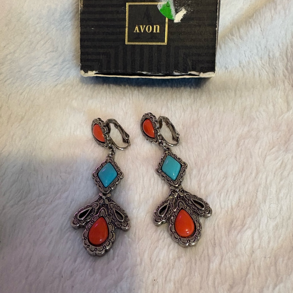 Avon Silver And Orange Dangle Clip On Earrings 10$